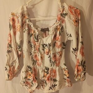 Almost Famous White Floral Peasant Top with Peach Blooms